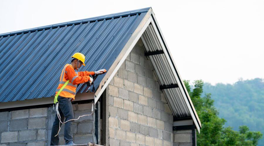 Professional Flat Roofing Installation in Polk City, IA